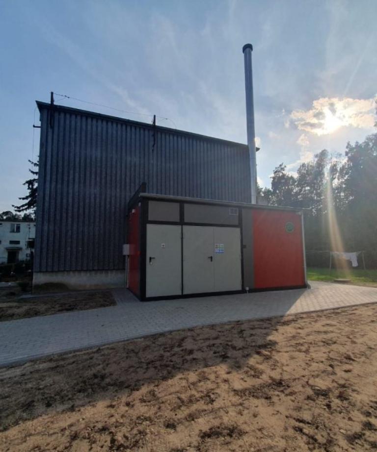 Kotłownia kontenerowa na Osiedlu Jamy w Rogoźnie – modernizacja sieci ciepłowniczej wykonana przez Plomex-Pol.